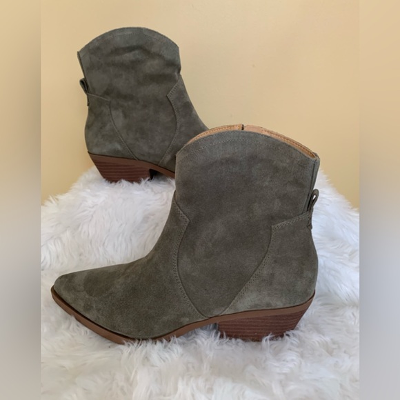 Crown Vintage Shoes - CROWN VINTAGE Razia military green suede Western style zip boot size9 NIB